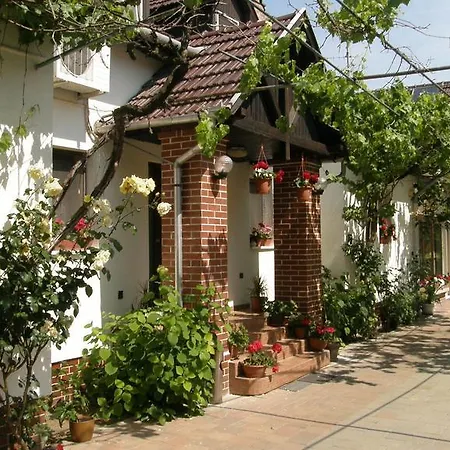 Marika Vendeghaz Guest house Szeged